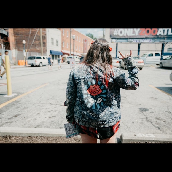 !I’m just Pretty.....Odd. - Picture 2 of 4